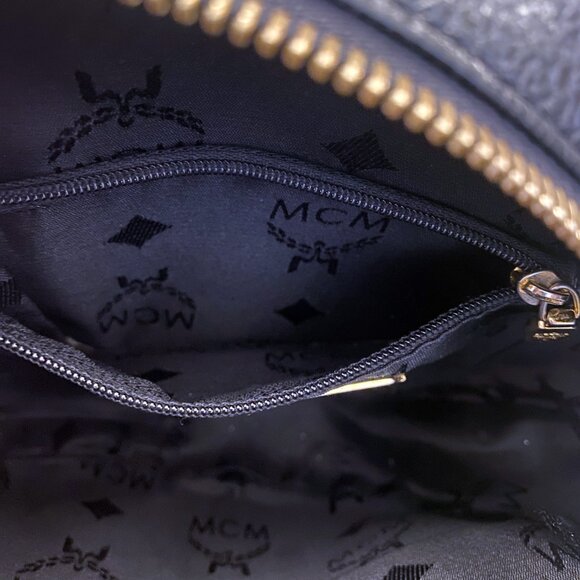 Vintage MCM Black Pebbled Leather Canteen / Tambourine Bag (Germany) - Picture 11 of 12